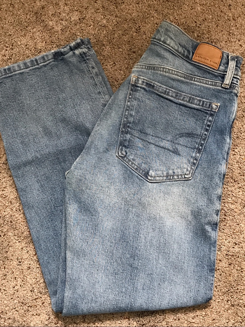 American Eagle Outfitters Women’s Straight Jeans in Washed Blue